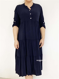 Alba Navyblå kjole med lag på lag look