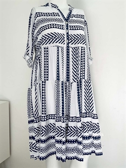 Bella navyblå kjole - Navyblå sommerkjole lag på lag look