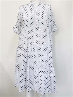 Aline hvid kjole - Hvid kjole med prikker