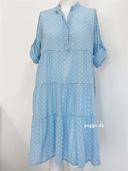 Aline lyseblå kjole - Lyseblå kjole med prikker
