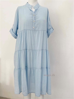 Lyseblå sommerkjole med peplum - Lyseblå kjole