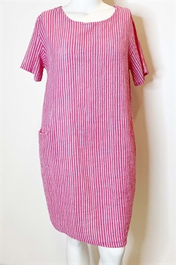 Mari stribet kjole i pink