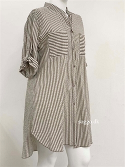Plus Size Skjortekjole i sand