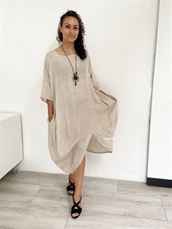 Rebecca Hør kjole i Beige