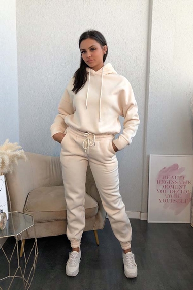 Ashly Homewear i beige  -  Træningstøj sæt til kvinder i beige Soggo 