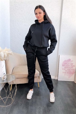 Ashly Homewear i sort  -  Træningstøj sæt til kvinder i sort Soggo 